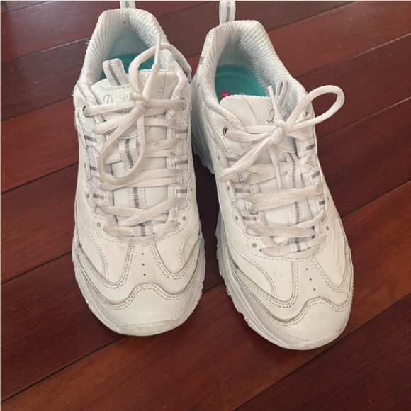 Sketchers D'Lites Fresh Start Sneakers - Picture 2 of 6